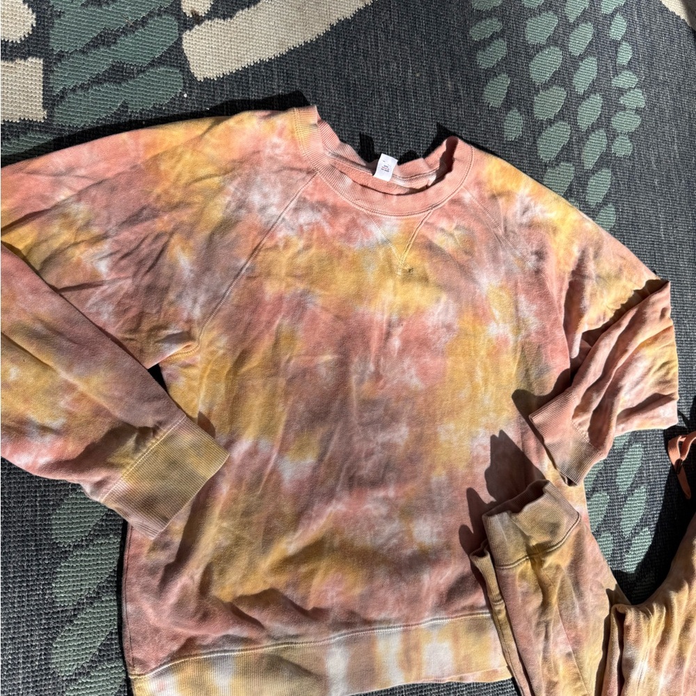 Old Navy Pink and Yellow Tie-Dye Set large - Picture 4 of 11